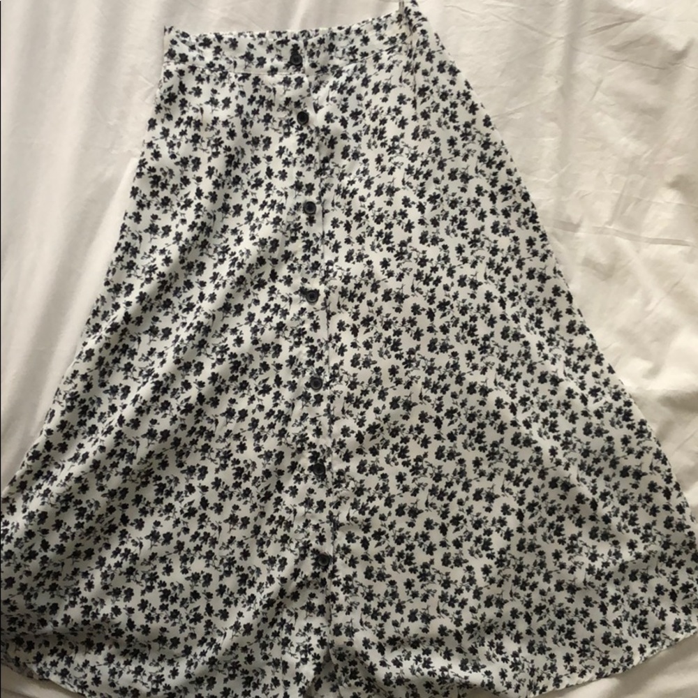 Oak and Fort Floral Midi skirt NWT